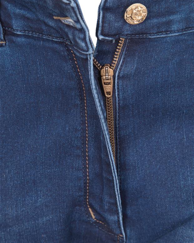 شلوار زنانه جین مام استایل کشی آبی تیره درسا تنپوش - Image 2